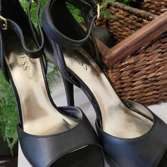 Guess platform peeptoe pumps - Picture 4 of 11